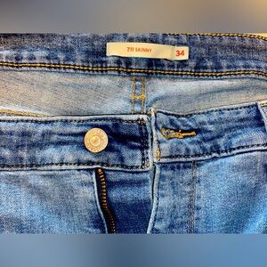 Levis 711 Skinny Jean